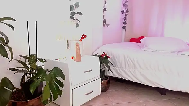 Snapshot of Tommyfoxboy chatting on February 16, 2025, 5:15 pm Tommyfoxboy online show from February 16, 2025, 5:15 pm