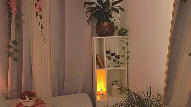 Snapshot of Tommyfoxboy chatting on October 21, 2025, 1:28 am Tommyfoxboy online show from October 21, 2025, 1:28 am