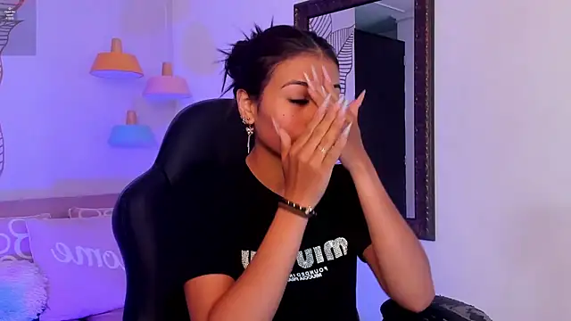 Snapshot of ZaraLim chatting on December 10, 2024, 12:16 pm ZaraLim online show from December 10, 2024, 12:16 pm