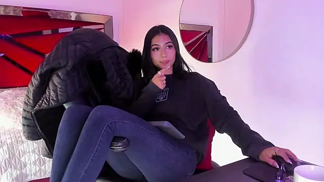 Snapshot of ZaraLim chatting on January 20, 2025, 9:43 pm ZaraLim online show from January 20, 2025, 9:43 pm