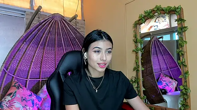 Snapshot of ZaraLim chatting on January 27, 2025, 9:33 pm ZaraLim online show from January 27, 2025, 9:33 pm