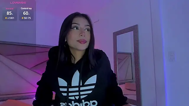 Snapshot of ZaraLim chatting on February 19, 2025, 12:33 pm ZaraLim online show from February 19, 2025, 12:33 pm