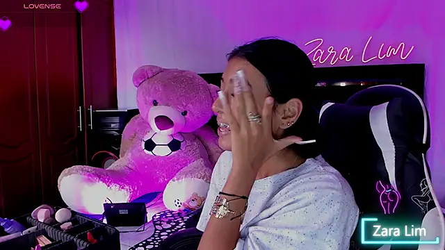 Snapshot of ZaraLim chatting on September 17, 2025, 7:48 pm ZaraLim online show from September 17, 2025, 7:48 pm