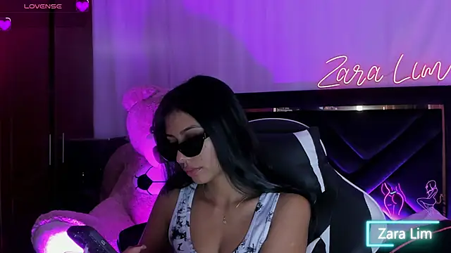 Snapshot of ZaraLim chatting on September 25, 2025, 2:43 pm ZaraLim online show from September 25, 2025, 2:43 pm