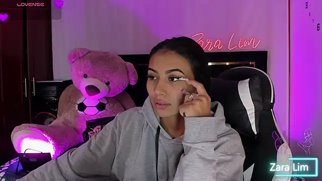 Snapshot of ZaraLim chatting on September 30, 2025, 2:44 pm ZaraLim online show from September 30, 2025, 2:44 pm