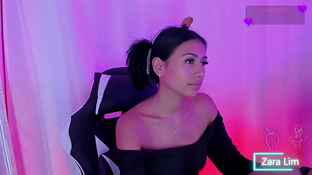 Snapshot of ZaraLim chatting on October 8, 2025, 5:10 pm ZaraLim online show from October 8, 2025, 5:10 pm