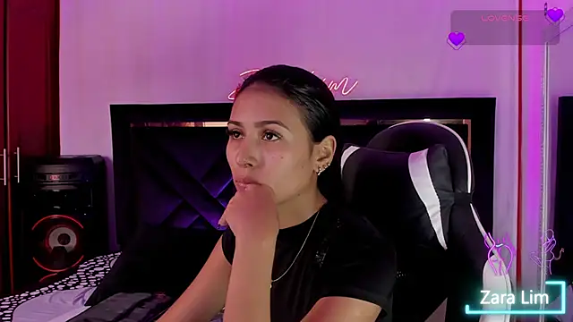 Snapshot of ZaraLim chatting on October 17, 2025, 4:31 pm ZaraLim online show from October 17, 2025, 4:31 pm