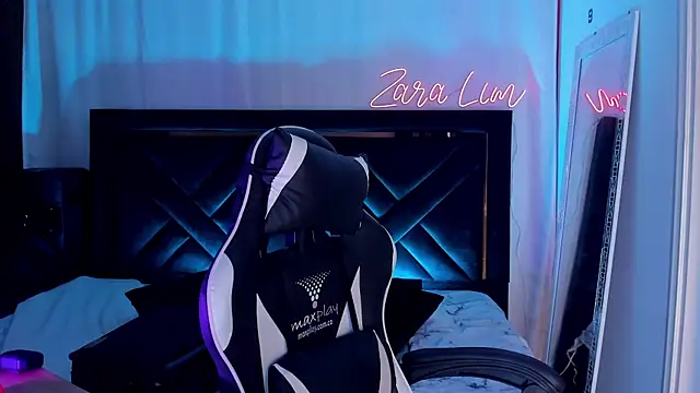 Snapshot of ZaraLim chatting on November 14, 2025, 2:27 pm ZaraLim online show from November 14, 2025, 2:27 pm