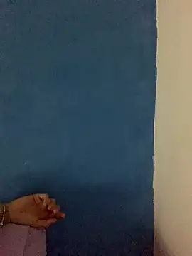 BetinaSoares online show from October 9, 2025, 3:15 am