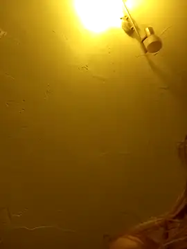 Snapshot of ElektrikFrancaise chatting on November 4, 2025, 12:10 am ElektrikFrancaise online show from November 4, 2025, 12:10 am