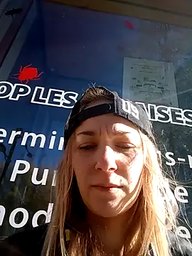 Snapshot of ElektrikFrancaise chatting on November 18, 2025, 11:14 am ElektrikFrancaise online show from November 18, 2025, 11:14 am