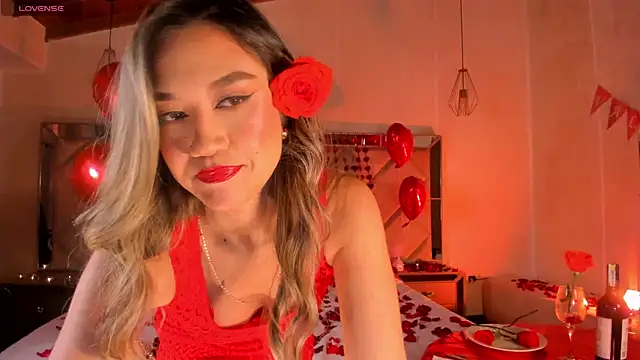 Snapshot of RebeccaHudson chatting on February 15, 2025, 4:14 am RebeccaHudson online show from February 15, 2025, 4:14 am