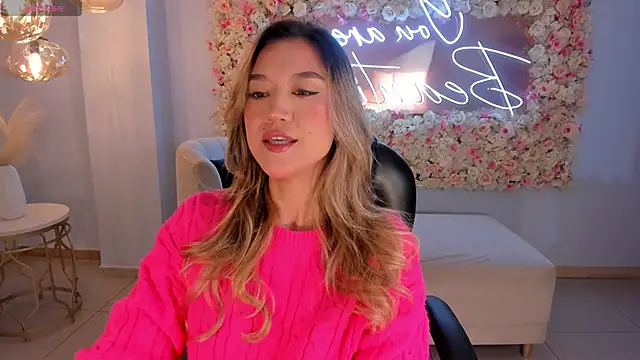 Snapshot of RebeccaHudson chatting on October 6, 2025, 7:55 pm RebeccaHudson online show from October 6, 2025, 7:55 pm