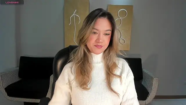 Snapshot of RebeccaHudson chatting on October 23, 2025, 10:58 am RebeccaHudson online show from October 23, 2025, 10:58 am