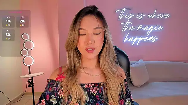 Snapshot of RebeccaHudson chatting on October 30, 2025, 7:25 pm RebeccaHudson online show from October 30, 2025, 7:25 pm