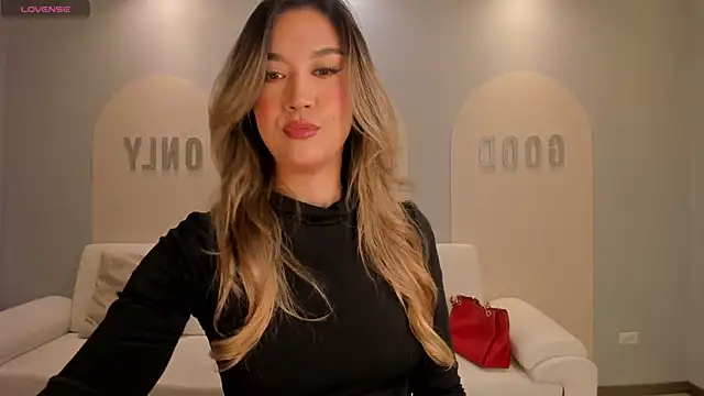 Snapshot of RebeccaHudson chatting on November 24, 2025, 7:46 pm RebeccaHudson online show from November 24, 2025, 7:46 pm