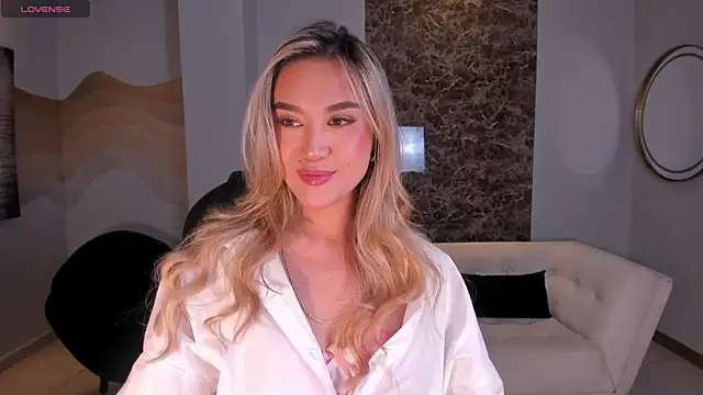 RebeccaHudson online show from January 8, 2026, 7:05 pm