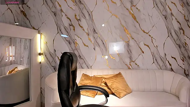 RebeccaHudson online show from February 25, 2026, 7:56 pm