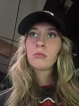 M1ssyk1ssy online show from January 4, 2025, 3:07 am