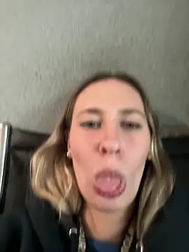 M1ssyk1ssy online show from January 17, 2025, 6:44 pm