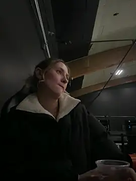 M1ssyk1ssy online show from February 2, 2025, 7:25 pm