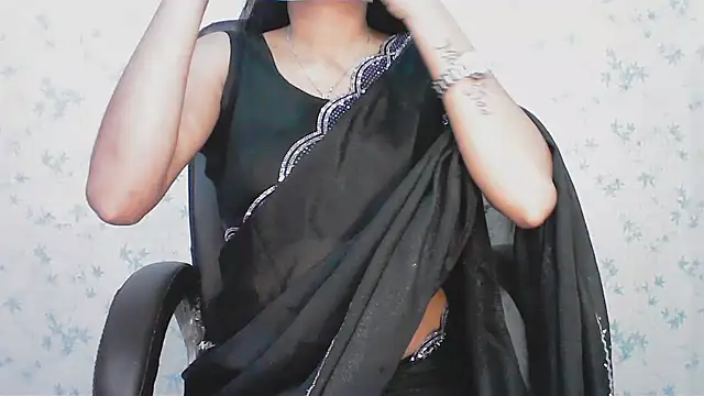 collage hoty online show from February 11, 2026, 3:00 am