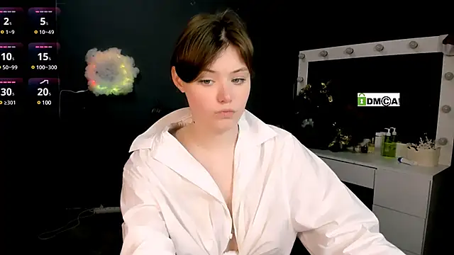 nikole kitt online show from February 11, 2025, 4:44 am