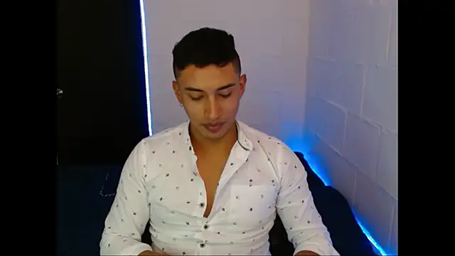 Snapshot of Davixx258 chatting on February 20, 2025, 8:58 pm Davixx258 online show from February 20, 2025, 8:58 pm