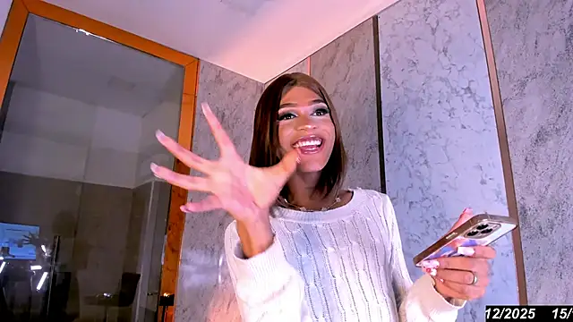 Keila Mendoza online show from December 15, 2025, 8:24 pm