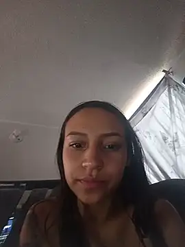 Snapshot of emma_ambar chatting on November 13, 2025, 4:39 pm emma ambar online show from November 13, 2025, 4:39 pm