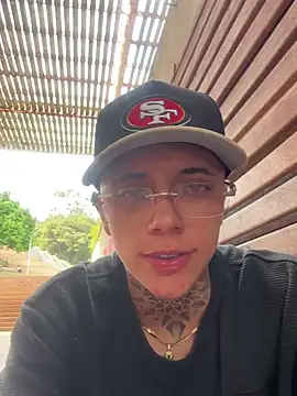 Snapshot of _PhillipBrown chatting on December 20, 2024, 8:01 pm PhillipBrown online show from December 20, 2024, 8:01 pm