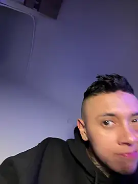 Snapshot of _PhillipBrown chatting on February 6, 2026, 12:19 pm PhillipBrown online show from February 6, 2026, 12:19 pm