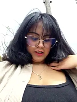 Snapshot of lara_moon25 chatting on November 12, 2025, 7:35 pm lara moon25 online show from November 12, 2025, 7:35 pm