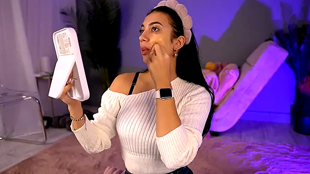 BetsyGonzale online show from October 21, 2025, 4:02 am