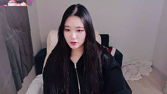 who Lilly online show from December 16, 2025, 12:10 pm