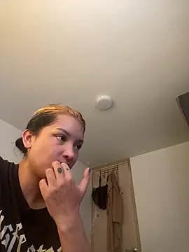 baby lizy online show from November 10, 2025, 9:14 pm