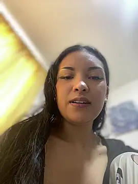 Snapshot of baby_lizy chatting on May 19, 2026, 12:55 pm baby lizy online show from May 19, 2026, 12:55 pm