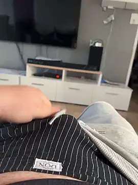 lescoquin2215 online show from March 12, 2026, 7:58 am