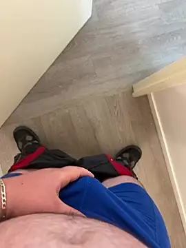 lescoquin2215 online show from April 30, 2026, 11:16 am