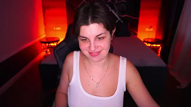 MirandaWong online show from November 4, 2025, 6:45 am