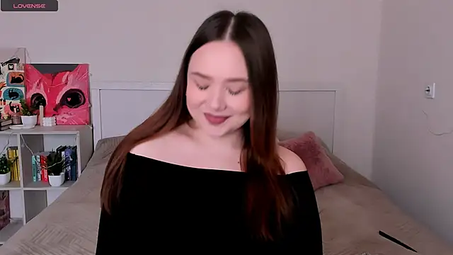 LittleKiitten online show from March 8, 2026, 1:37 pm