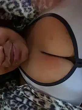 Snapshot of vic_pretynhaa chatting on February 14, 2025, 1:18 pm vic pretynhaa online show from February 14, 2025, 1:18 pm