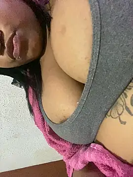 Snapshot of vic_pretynhaa chatting on March 12, 2025, 1:51 pm vic pretynhaa online show from March 12, 2025, 1:51 pm