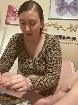 papsmirf   online show from February 26, 2026, 9:14 pm