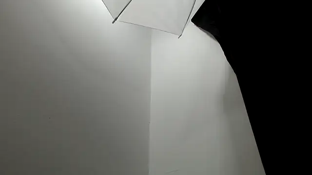 Kitten Hot  online show from December 20, 2025, 8:21 am