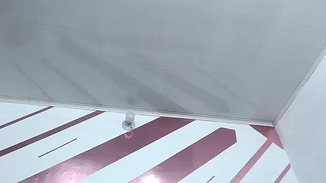 Kitten Hot  online show from February 24, 2026, 9:18 am