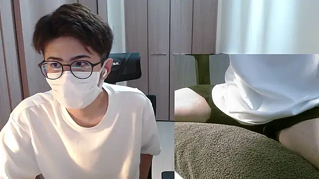 Snapshot of ryota_kkk chatting on July 12, 2026, 1:35 pm ryota kkk online show from July 12, 2026, 1:35 pm