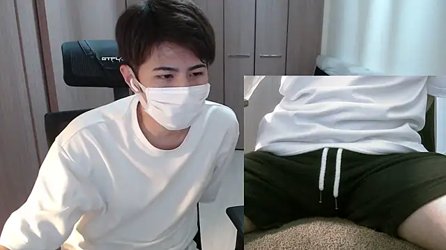 Snapshot of ryota_kkk chatting on August 2, 2026, 1:20 pm ryota kkk online show from August 2, 2026, 1:20 pm