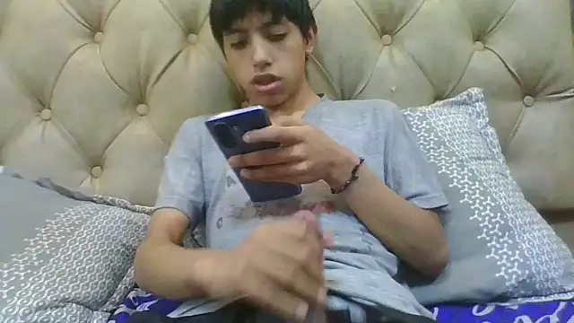 Snapshot of danuel23 chatting on December 26, 2024, 3:20 pm danuel23 online show from December 26, 2024, 3:20 pm