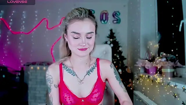 Snapshot of _Ravenaa chatting on January 6, 2025, 4:44 pm Ravenaa online show from January 6, 2025, 4:44 pm